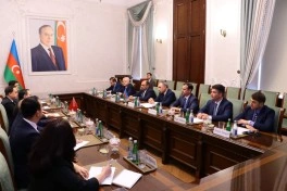 Kamran Əliyev Türkiyənin ədliyyə naziri Akın Gürleklə görüşüb