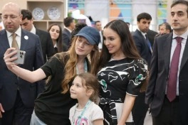 Leyla Əliyeva və Arzu Əliyeva "Urban Expo" sərgisi ilə tanış olublar