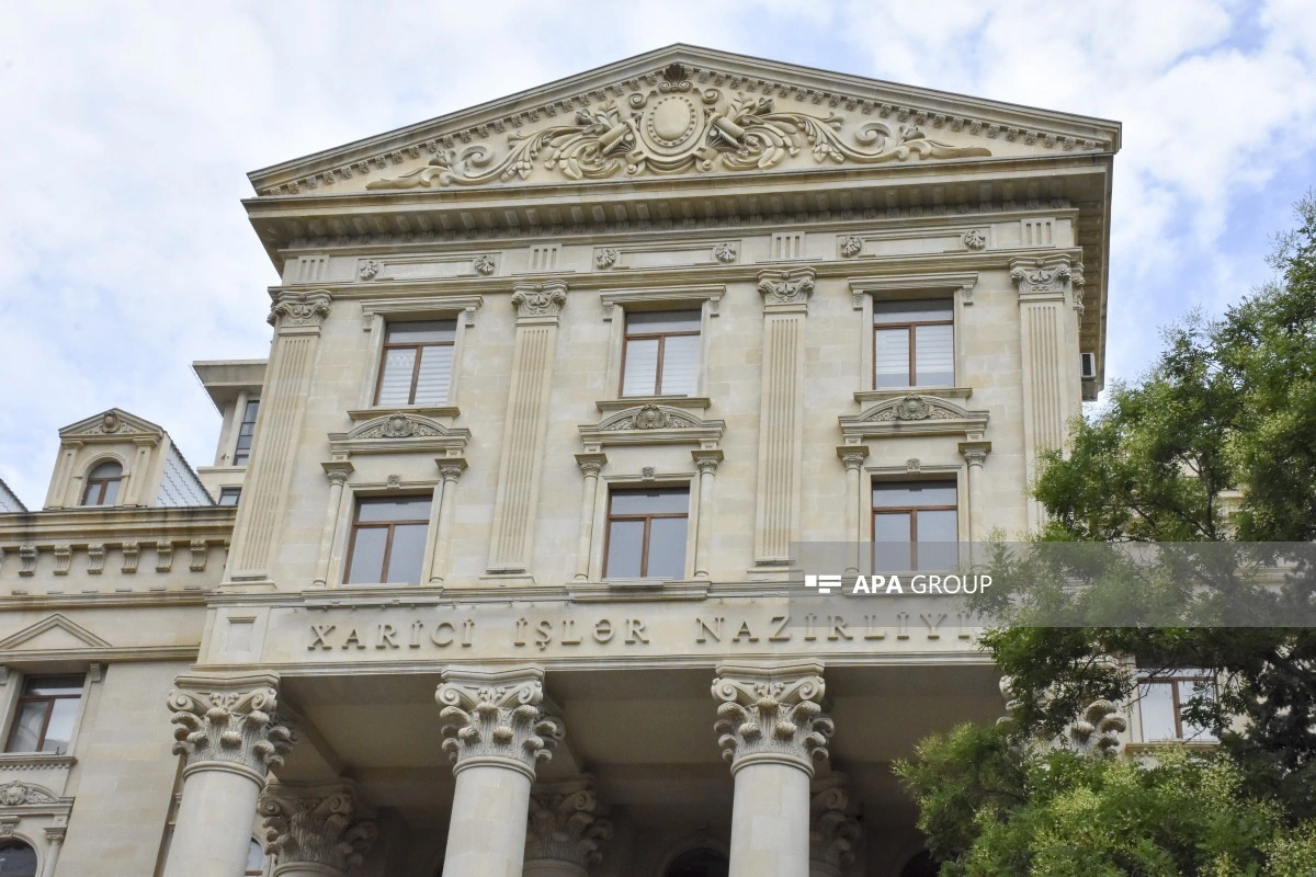 XİN-də diplomatik xidmətə qəbul üzrə müsabiqəyə qeydiyyat müddəti uzadılıb