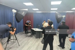Azərbaycanlı jurnalistlər Qırğızıstana media turu çərçivəsində "Kabar" agentliyində olublar - FOTO