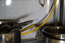 Bakıda yanğın təhlükəsizliyi sahəsində nöqsanlara görə restoran bağlanıb - VİDEO