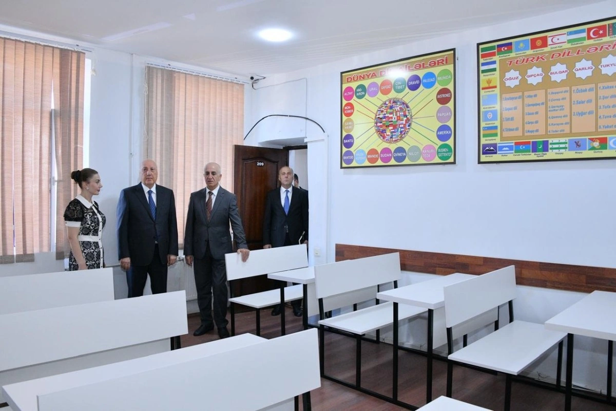 Zakir Fərəcov SDU-nun 3-cü tədris korpusunda aparılan təmir işləri ilə tanış olub
