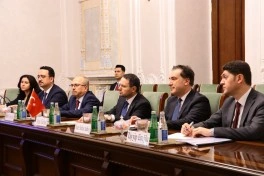 Kamran Əliyev Türkiyənin ədliyyə naziri Akın Gürleklə görüşüb