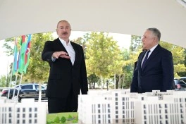 Prezident İlham Əliyev Naxçıvan şəhərində sosial evlər kompleksinin təməlini qoyub - FOTO