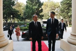 Ceyhun Bayramovun Niderland xarici işlər naziri ilə geniştərkibli görüşü keçirilib - YENİLƏNİB-1