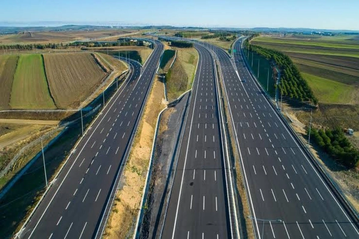Gürcüstanı Azərbaycanla birləşdirəcək yeni avtomagistralın inşası üzrə tenderin müddəti uzadılıb