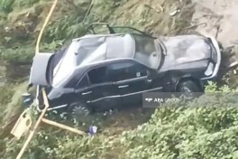 Gədəbəydə avtomobil körpüdən aşıb, xəsarət alanlar var - FOTO - YENİLƏNİB