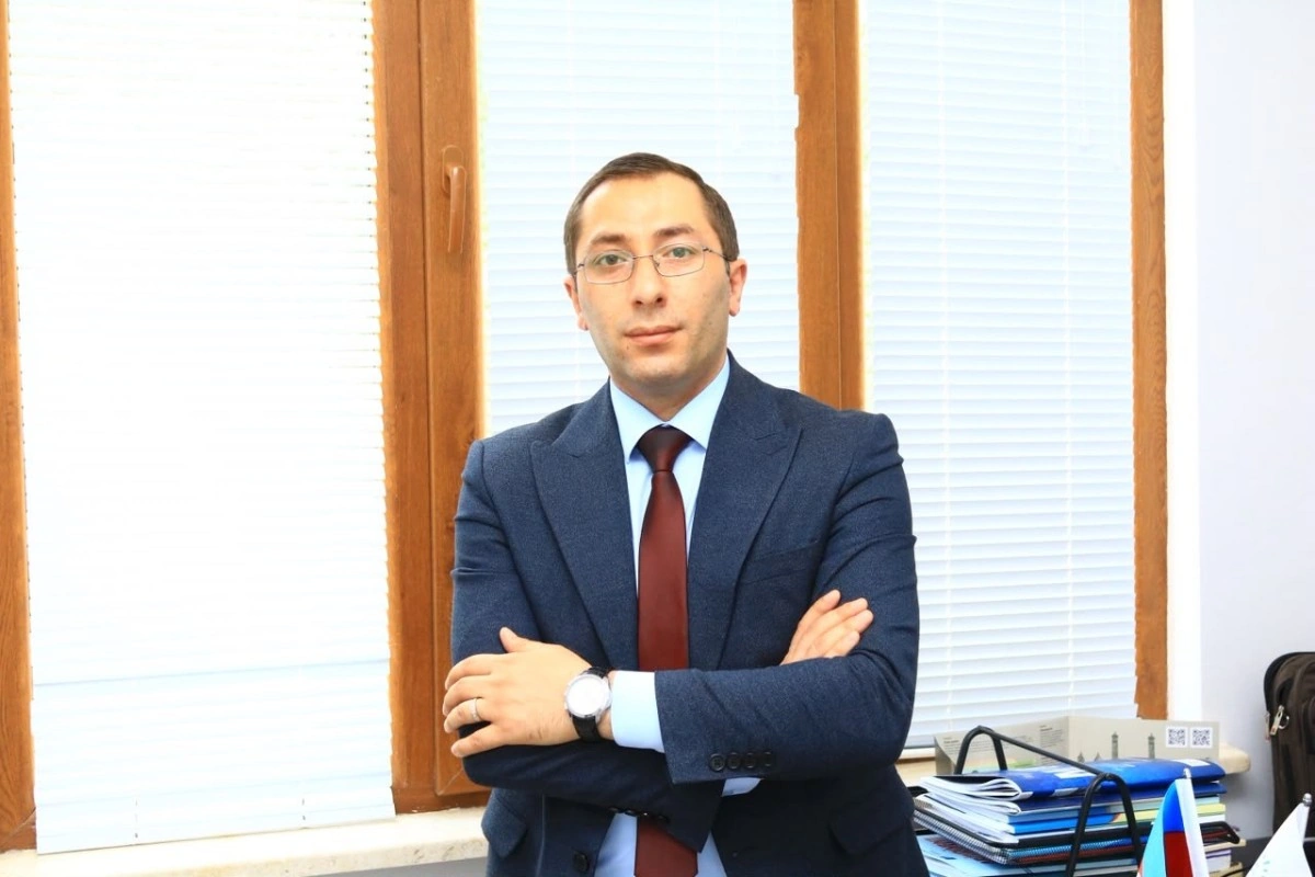 Ekspert: Vahid geyim forması ilə bağlı qərara əməl etmək sağlam təhsil mühitinin formalaşması üçün zəruridir