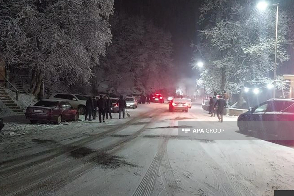 Göygöl-Kəlbəcər yolu buz bağlayıb, avtomobillərin hərəkəti çətinləşib - FOTO
