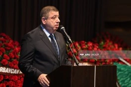 Nəriman Həsənzadə ilə vida mərasimi keçirilib, Prezident və Birinci vitse-prezident əklil göndərib - FOTO - YENİLƏNİB-1
