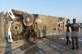 Hacıqabulda sərnişin avtobusu aşıb, çoxsaylı xəsarət alan var - FOTO