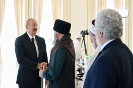 Prezident İlham Əliyev Bakıda keçirilən beynəlxalq konfransların iştirakçılarını qəbul edib