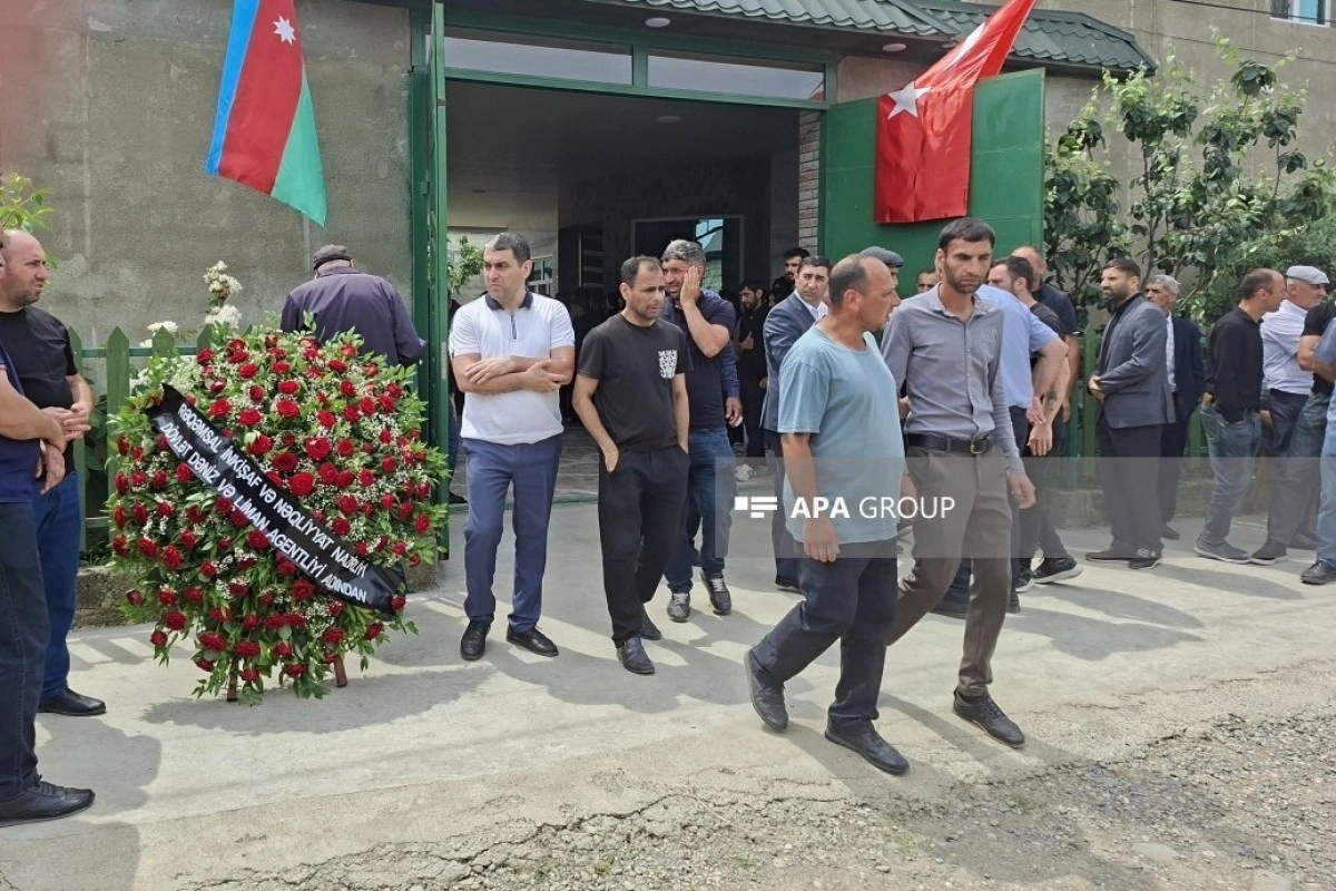 Azov dənizində gəmiyə dron hücumunda həlak olan Fuad Orucov Xaçmazda dəfn edilib - FOTO