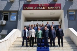 Kamran Əliyev Qarsda görüşlər keçirib