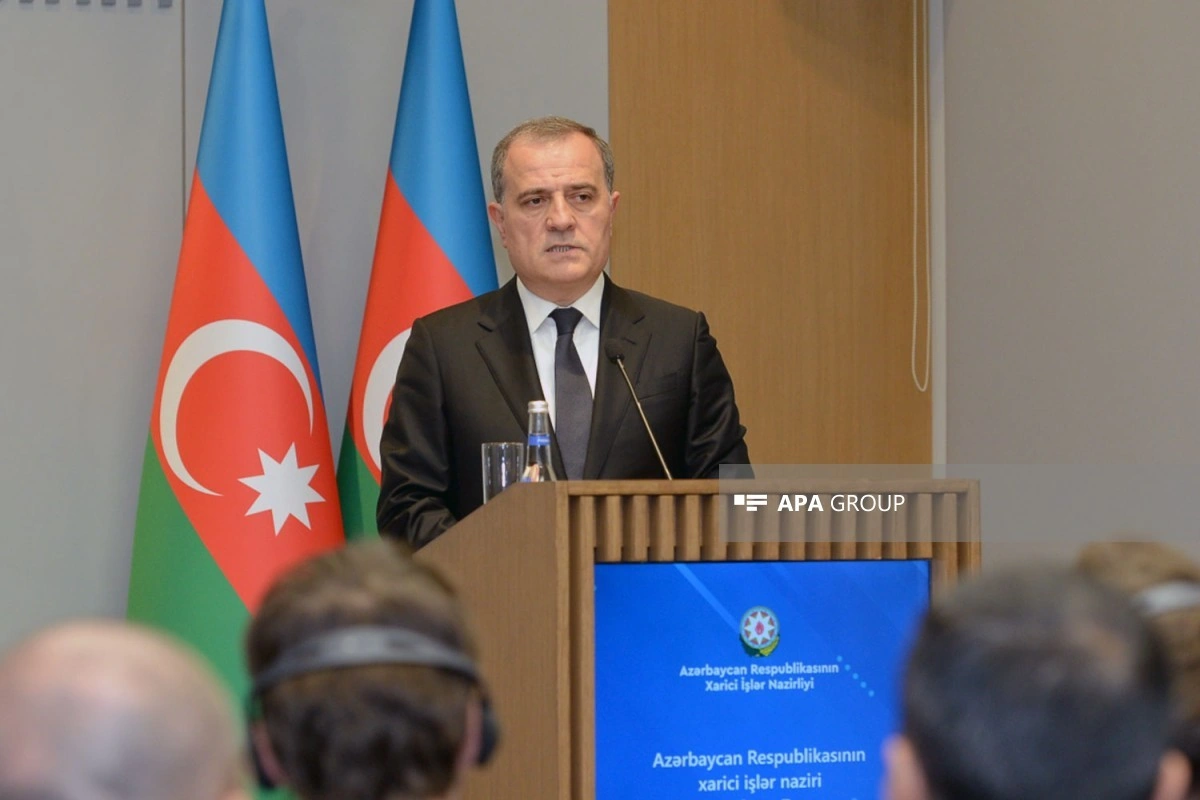 Ceyhun Bayramov: Xəzərdə suyun səviyyəsinin azalmasına görə Bakı limanında dərinləşmə işləri görülür