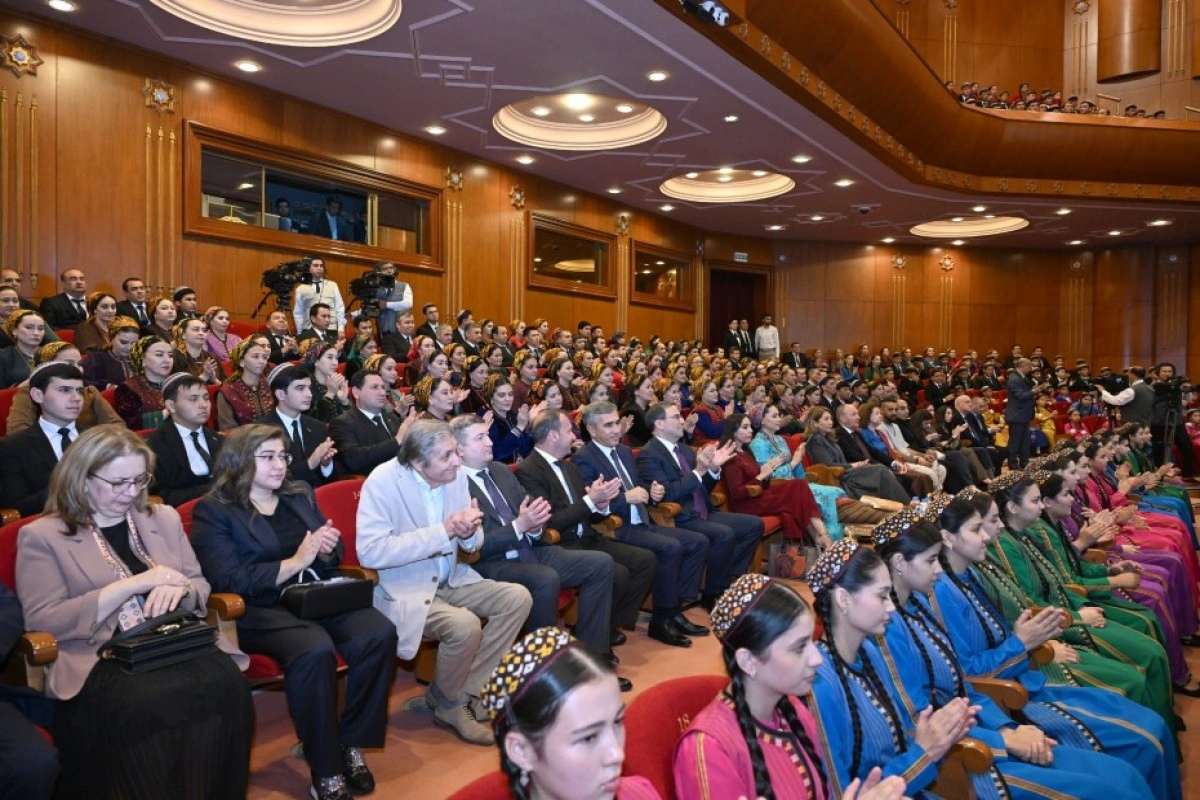 Leyla Əliyeva Türkmənistan Dövlət Simfonik Orkestrinin konsertini izləyib - FOTO