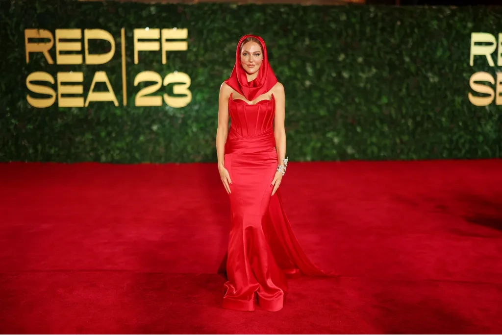 Meryem Üzerli və Hande Erçel dünya ulduzları ilə bir arada  - Fotolar