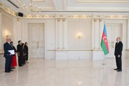 Prezident Böyük Britaniyanın yeni səfirinin etimadnaməsini qəbul edib