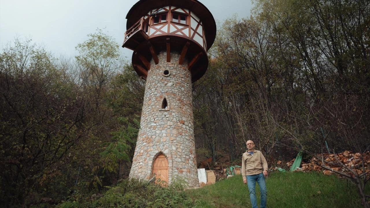 “Rapunzel”dən ilhamlanaraq qüllə tikdi
- Fotolar