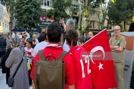 Türkiyə millisinin oyununu izləmək üçün minlərlə azarkeş küçələrə toplaşıb - FOTO