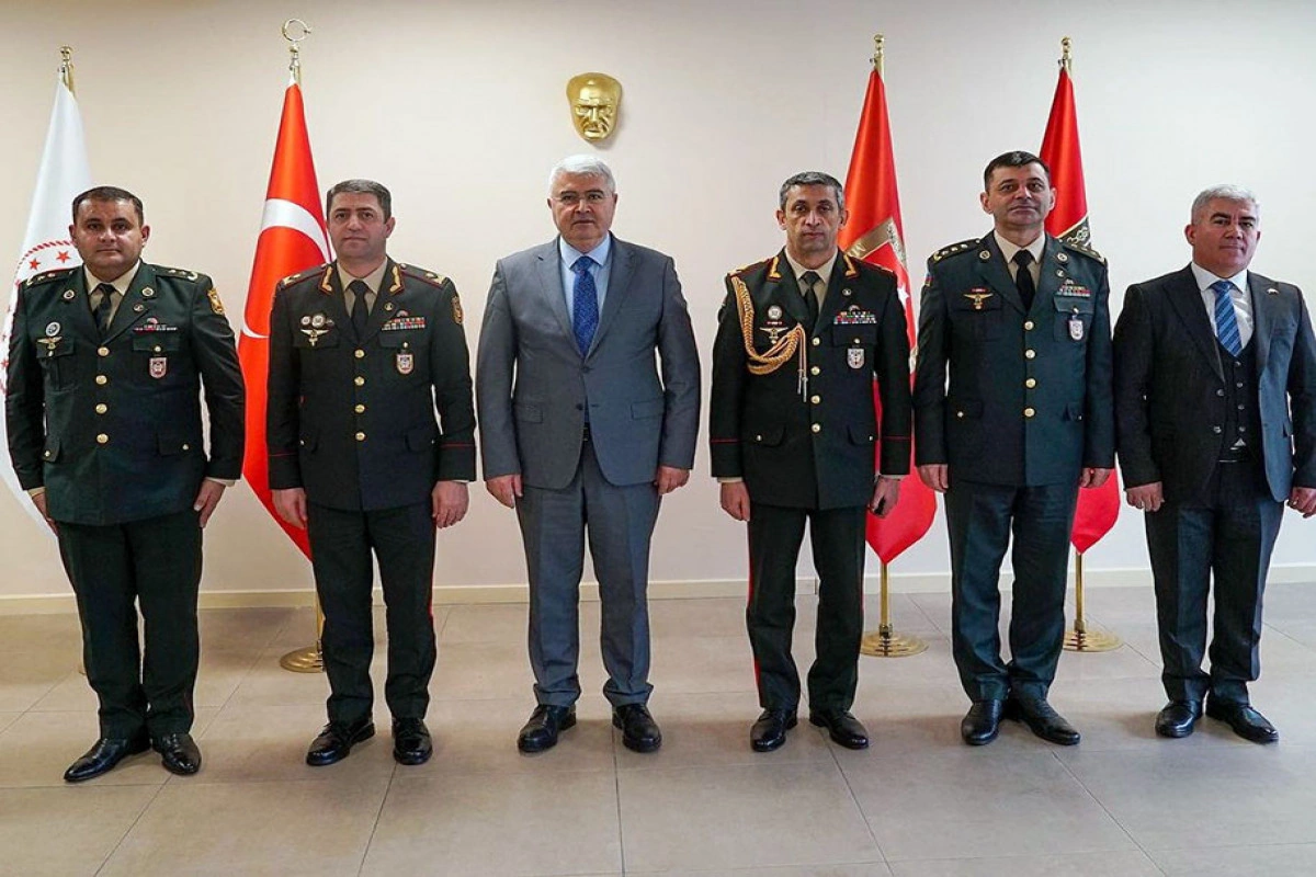 Azərbaycanla Türkiyə arasında hərbi təhsil və kadr hazırlığı müzakirə olunub