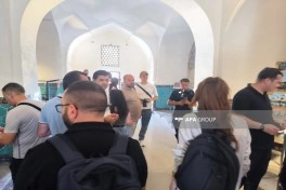 Azərbaycan media nümayəndələri Səmərqənddə Əmir Teymurun məqbərəsini ziyarət ediblər - FOTO