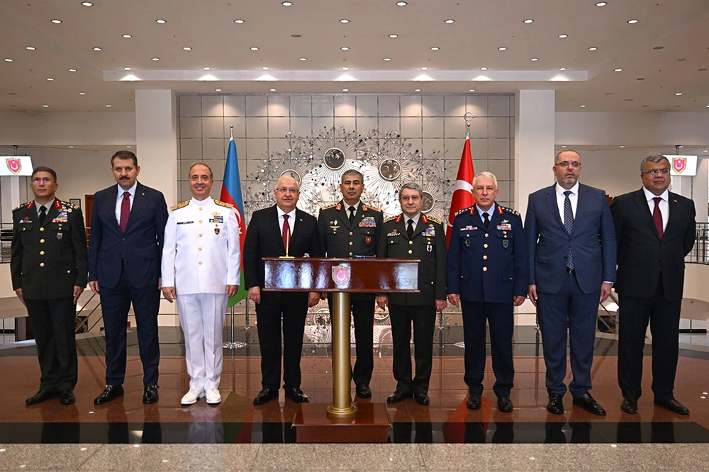 Dəniz Nəqliyyatı və Enerji Resursları Baş Gömrük İdarəsinin rəisi Həsən Eyyubov təqaüdə göndərilib