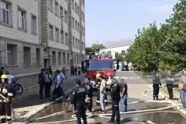 Culfada binada yanğın olub, ana və azyaşlı övladı xəsarət alıb - FOTO
