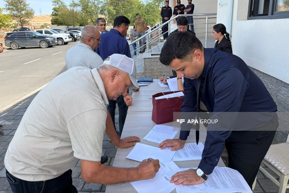 Növbəti köç karvanı Cəbrayılın Şükürbəyli kəndinə çatıb, açarlar təqdim olunub- YENİLƏNİB - FOTO