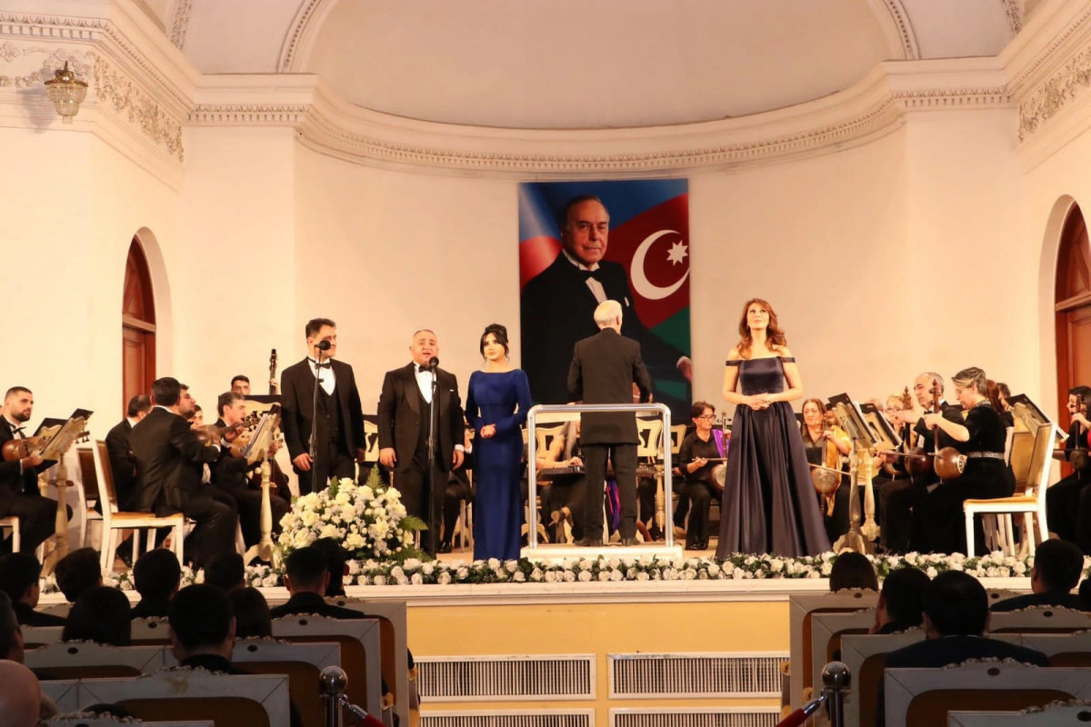 Prokurorluq əməkdaşları Ümumilli lider Heydər Əliyevin 100 illiyinə həsr olunmuş tədbirdə iştirak edib
