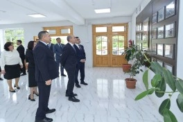 Emin Əmrullayev Qaxda tədris prosesi ilə tanış olub