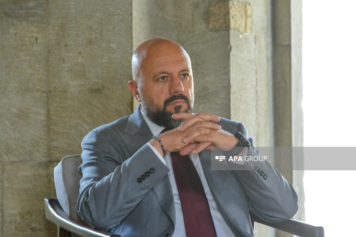 Sədr İçərişəhərin avtomobillər üçün tam məhdudlaşdırılması məsələsinə münasibət bildirib