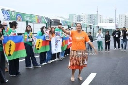 Bakıda Kanaki və Tahiti komandalarına dəstək aksiyasından maraqlı fotolar
