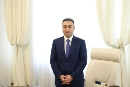 Teymur Musayev yeni nazir Anar Bayramovu Səhiyyə Nazirliyinin kollektivinə təqdim edib
