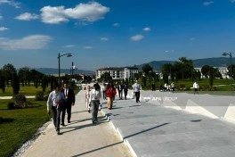 IV Şuşa Qlobal Media Forumunun iştirakçıları Xankəndidə Zəfər parkını ziyarət edib - FOTO