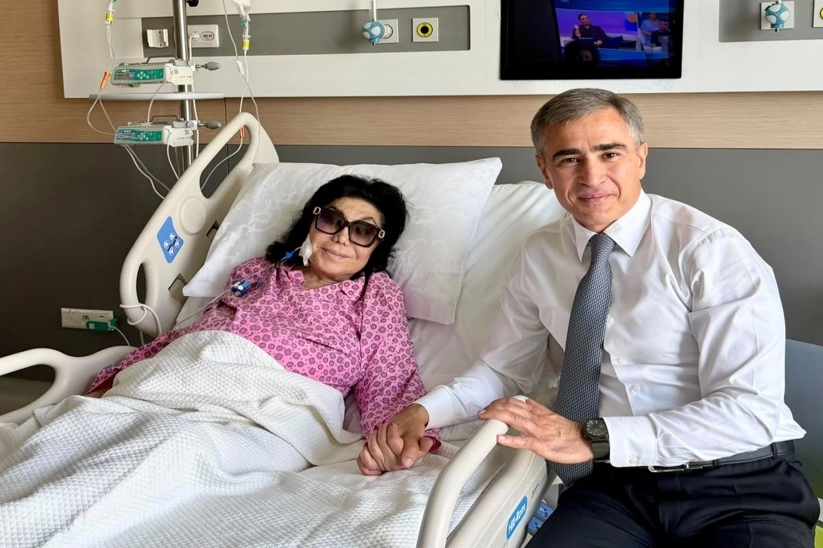Flora Kərimova xəstəxanaya yerləşdirilib, sənətkarın müalicəsi Mehriban Əliyeva tərəfindən nəzarətə götürülüb