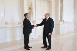 Prezident İlham Əliyev ABŞ Senatının Xarici Əlaqələr Komitəsinin üzvünü qəbul edib