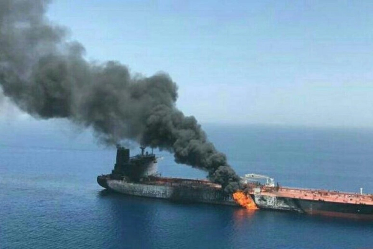Hörmüz boğazında tanker vurulub