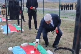 Xocalıda Anım Günü ilə bağlı Şəhidlər xiyabanı ziyarət olunub - FOTO
