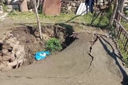 Qubada sel avtomobil yolunu yararsız hala salıb - FOTO