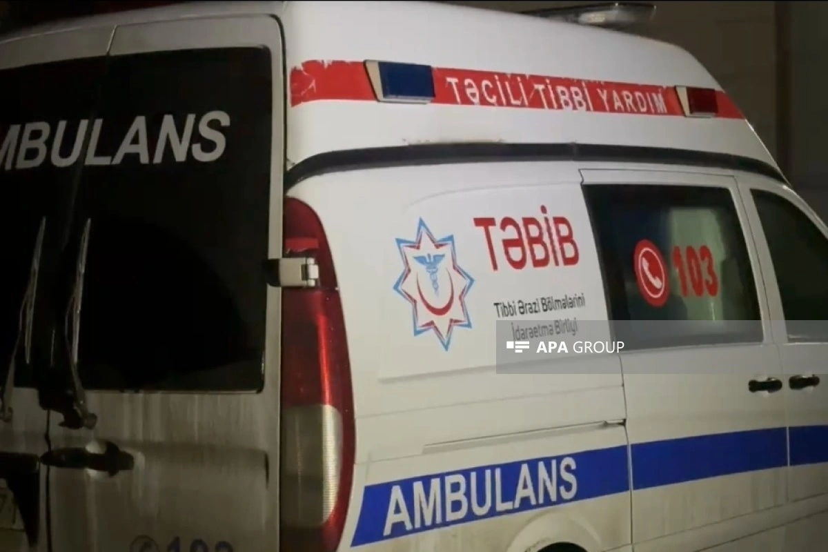 Qubada minik avtomobili yük maşınına çırpılıb,  3 nəfər xəsarət alıb - YENİLƏNİB