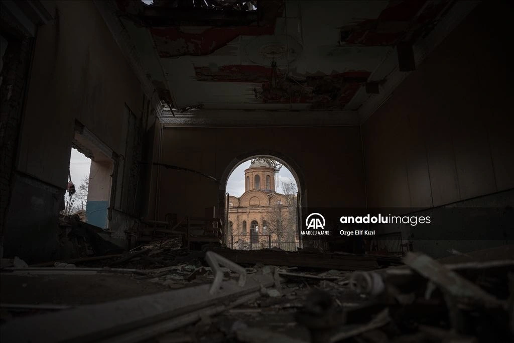Müharibənin xaraba qoyduğu Ukrayna şəhəri...  - Fotolar