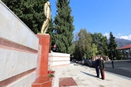 Kəmaləddin Heydərov Qax şəhərində vətəndaşları qəbul edib