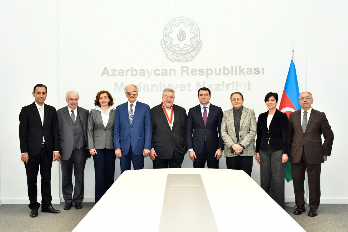 Yuli Qusmana “Şərəf” ordeni təqdim edilib
