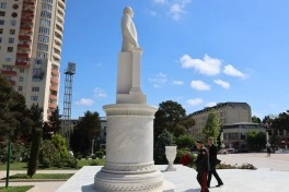 Kəmaləddin Heydərov Xırdalan şəhərində vətəndaşları qəbul edib