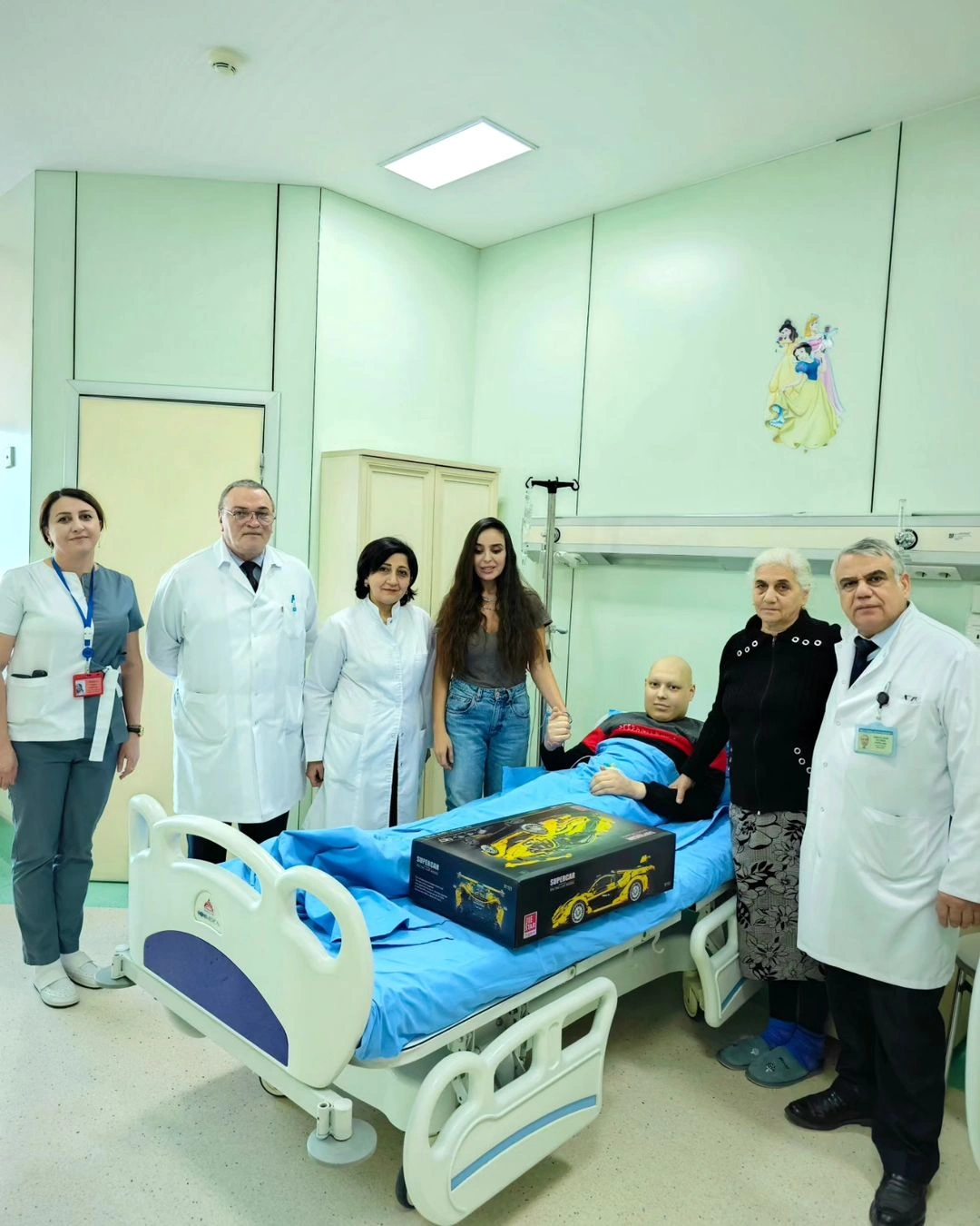 Leyla Əliyeva uşaqları ziyarət etdi  - Fotolar