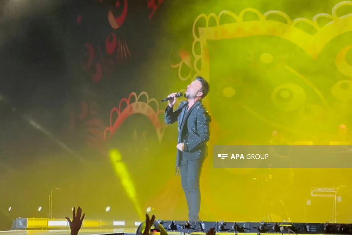 Meqastar Tarkan Bakıda konsert verib - VİDEO - YENİLƏNİB
