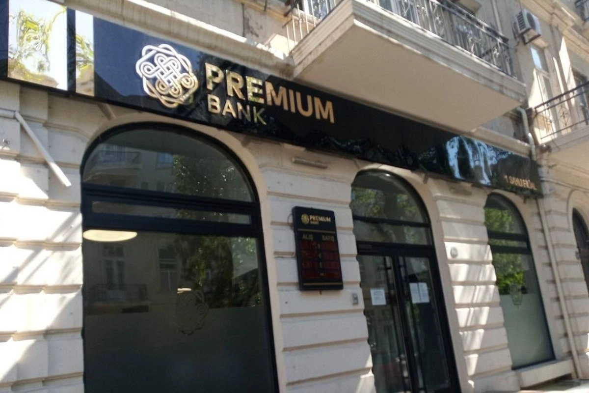 “Premium Bank”ın nağd vəsaitləri azalıb