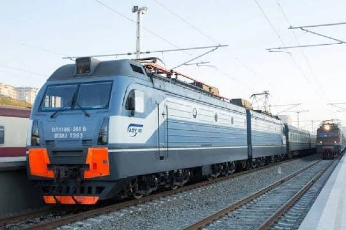 Gürcüstanda elektrik problemi səbəbindən Bakı-Tbilisi qatarı yolda qalıb
