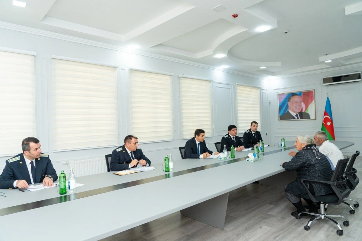 Ədliyyə naziri Yevlaxda vətəndaşları qəbul edib